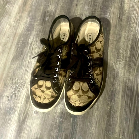 Classic Coach sneakers!! - Picture 1 of 4